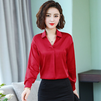 女人不要衬衫塞进裤子,太土!瞧精明女人这样穿,你就是女神本人